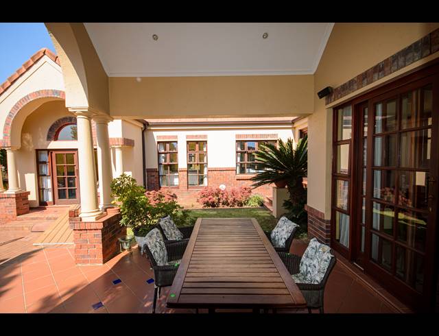 3 BEDROOM HOUSE FOR SALE IN BRYANSTON